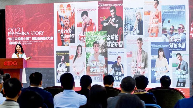 在购买VI设计素材时，需要关注以下标准：